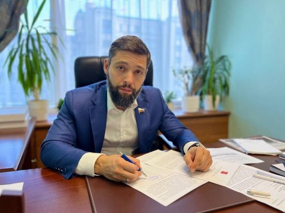 Депутат ГД предложил создать нацстандарты сопровождения цифрового строительства Национальные стандарты цифрового сопровождения строительства необходимо разработать и внедрить в РФ чтобы технический заказчик стал главным ответственным координатором Об этом заявил член комитета Госдумы РФ по строительству и ЖКХ Александр Якубовский 22 октября на пленарной сессии Строительного юридического форума 2025 Подробнее ancb ru publication read 20338