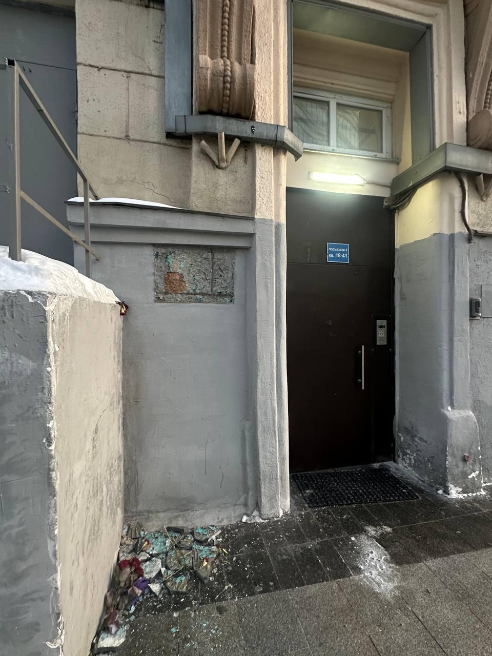 Неизвестные разбили мемориальную доску Анны Политковской на её доме Трусливые мерзавцы 18 НАСТОЯЩИЙ МАТЕРИАЛ ИНФОРМАЦИЯ ПРОИЗВЕДЁН РАСПРОСТРАНЕН И ИЛИ НАПРАВЛЕН ИНОСТРАННЫМ АГЕНТОМ ВЕНЕДИКТОВЫМ АЛЕКСЕЕМ АЛЕКСЕЕВИЧЕМ ЛИБО КАСАЕТСЯ ДЕЯТЕЛЬНОСТИ ИНОСТРАННОГО АГЕНТА ВЕНЕДИКТОВА АЛЕКСЕЯ АЛЕКСЕЕВИЧА