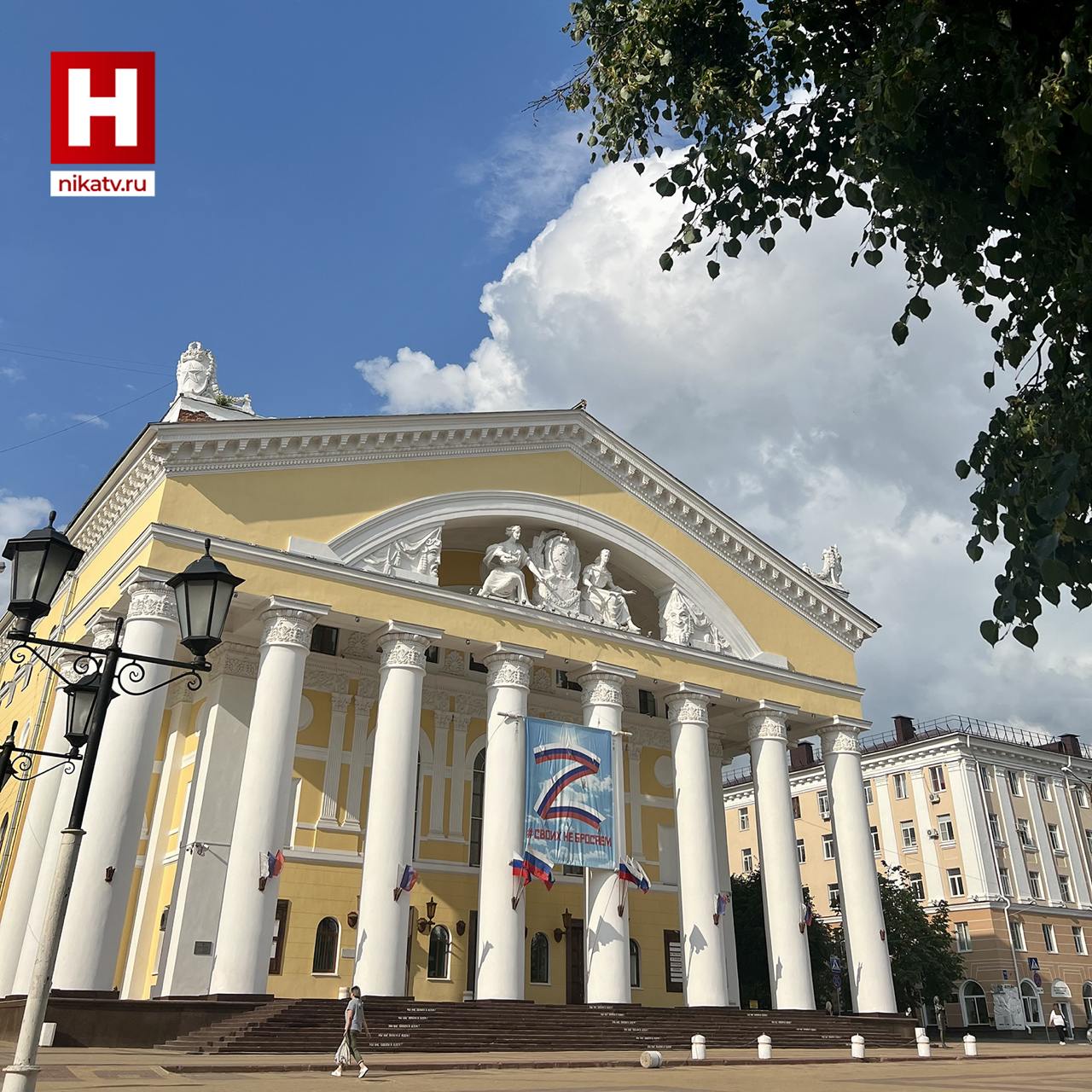 На чердаке Калужского драмтеатра построят сцену на 100 зрителей Для этого проекта предусмотрены 188,5 млн рублей. Помещение будет оборудовано системой вентиляции и кондиционирования. Туда проведут электрику и установят камеры наблюдения. Об этом рассказала министр финансов Калужской области Валентина Авдеева. Проект реализуется в рамках региональной программы «Семейные ценности и инфраструктура культуры». Работы планируются в период 2025-2026 годов. Прислать новость Заказать рекламу