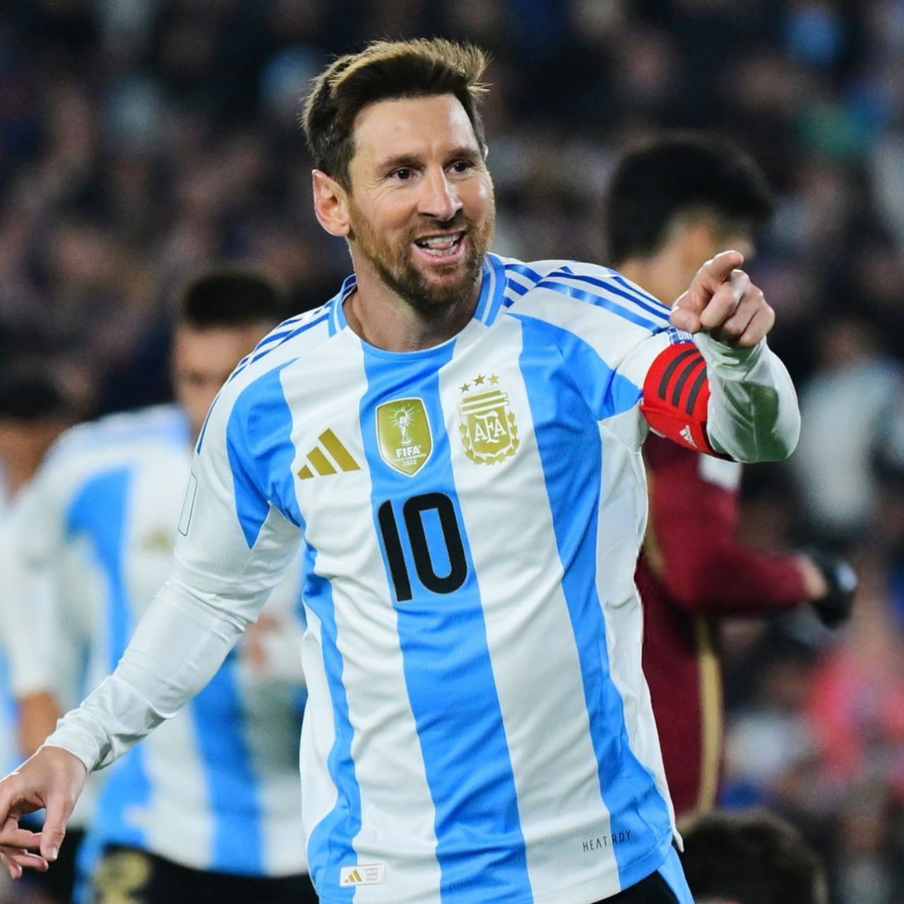 В Саудовской Аравии отказали Месси в игровой практике перед ЧМ Об этом сообщил гендиректор спортивной академии развития талантов Махд Абдалла Хаммад Лео хотел получить краткосрочный контракт во время четырехмесячного перерыва в американской лиге чтобы подготовиться к мировому первенству Я представил предложение министру но он отказался допустить Месси даже на четыре месяца и вопрос был закрыт Он сказал что чемпионат Саудовской Аравии не будет для него тренировочным лагерем приводит слова Хаммада RMC Sport со ссылкой на подкаст Thmanya Подписывайтесь на РИА Новости Спорт в MAX