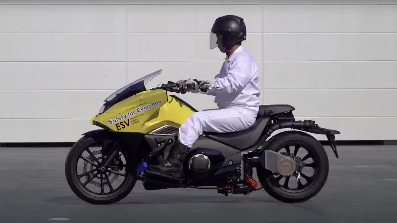 Honda разрабатывает мотоциклы с самостабилизацией