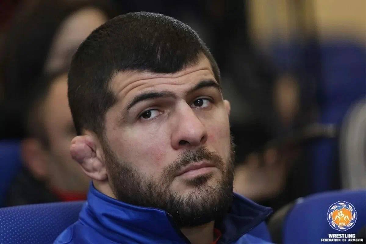 Тренер сборной России Гацалов временно отстранён за нарушение антидопинговых правил. В отношении главного тренера сборной России по вольной борьбе Хаджимурата Гацалова задействовано временное отстранение в связи с нарушением антидопинговых правил. Об этом информирует официальный сайт Международного агентства допинг-тестирования ITA . Срок отстранения отсчитывается с 5 мая текущего года, оно вступило в силу на основании данных московской антидопинговой лаборатории LIMS . Отмечается, что само нарушение антидопингового кодекса имело место в мае 2015 года. 42-летний Гацалов является пятикратным чемпионом мира в весовых категориях до 96 и до 120 кг, а также олимпийским чемпионом-2004 до 96 кг . Он возглавляет сборную России с 2023 года.