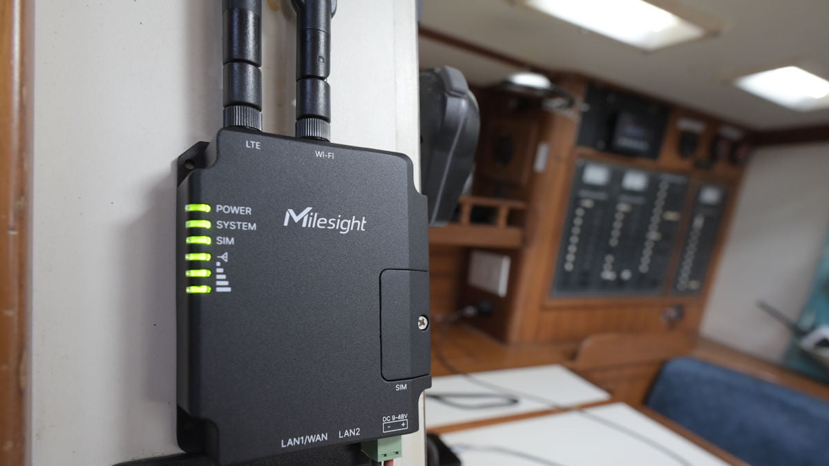 Хакеры рассылают SMS через уязвимые промышленные маршрутизаторы Milesight Мошенники эксплуатируют незащищенные промышленные маршрутизаторы Milesight для рассылки фишинговых SMS сообщений Специалисты Sekoia обнаружили что такие кампании продолжаются с 2023 года   xakep ru 2025 10 02 milesight sms