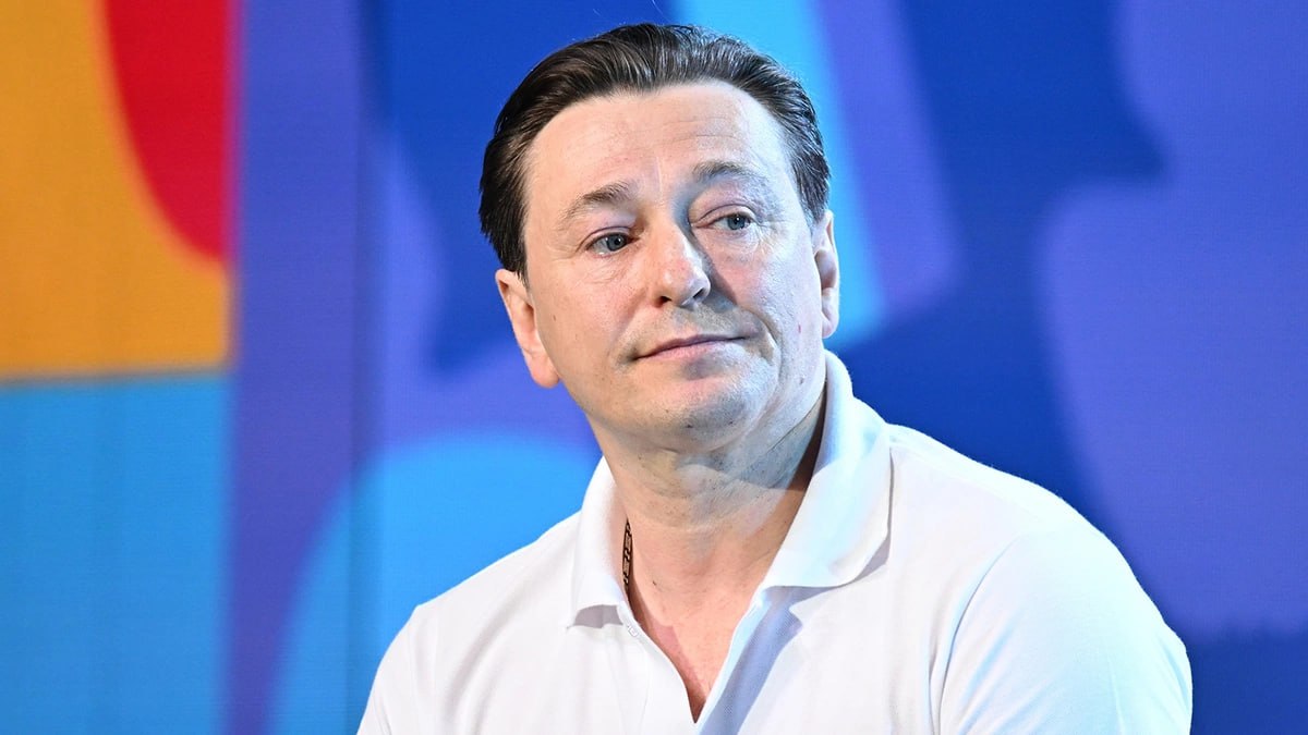 Сергей Безруков потребовал компенсацию за продажу масок с его лицом oxu az 1401806 ruoxuaz СергейБезруков компенсация продажамасок Новости Азербайджана Написать нам