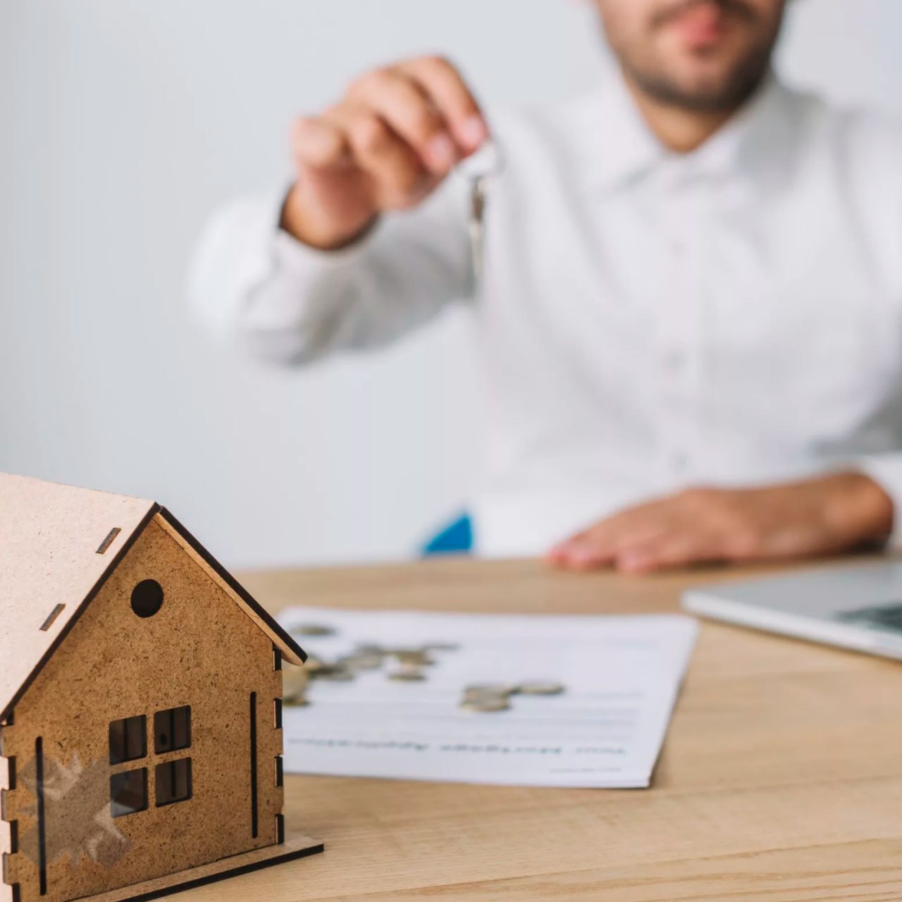 Ипотека становится недосягаемой лишь 8 россиян способны накопить на первый взнос По данным Российской гильдии риелторов всего 8 граждан могут за два года собрать 20 на первоначальный взнос по ипотеке на новостройку вот так и живём о каком создании семьи речь с такой статистикой НМШ