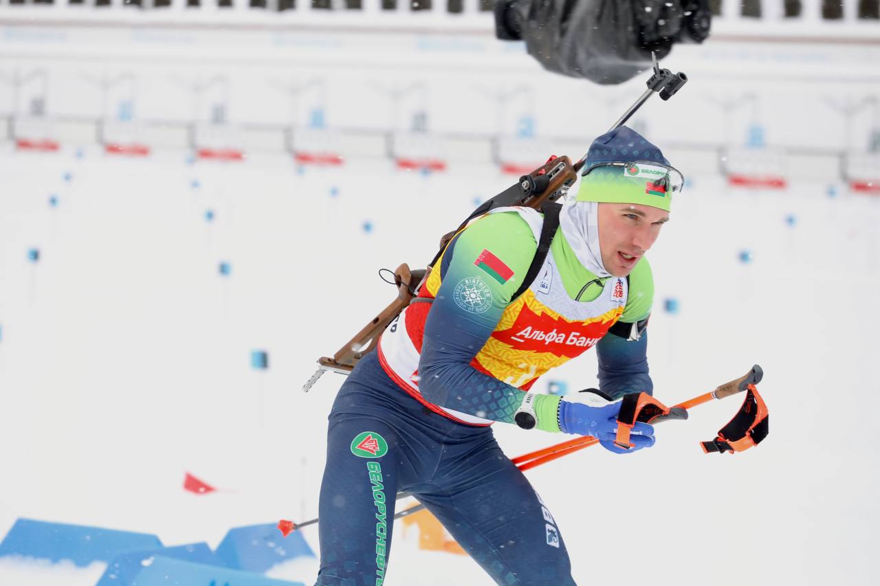 Антон Смольский выиграл гонку преследования на этапе Кубка Содружества Медаль стала первой наградой высшего достоинства для белорусской команды на домашнем этапе в Раубичах Завершится этап Кубка Содружества смешанной эстафетой 25 января Фото Минспорта Минск Новости MINSKNEWS BY Telegram Viber FB VK Inst TikTok YouTube