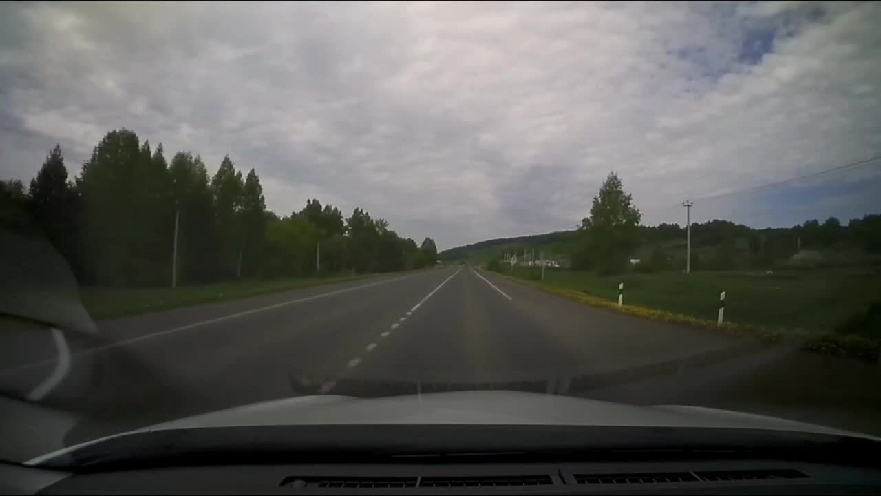 Водитель в Тирасполе и Южно-Сахалинске нарушает ПДД, привлекая внимание инспекторов
