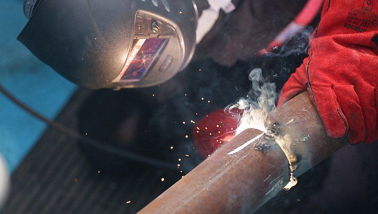 Предупреждаем о плановых работах! 29 мая по адресу ул. Остужева, 66а наши специалисты установят заглушку диаметром 150 мм. Холодное водоснабжение ограничат с 10:00 до 16:00 по адресам: ул. Остужева 27- 43, 52-66, ул. Тиханкина Репное , ул. Знаний. Напомним, что после отключения водоснабжения вода на некоторое время может изменить цвет. Это происходит из-за того, что трубы остаются без воды и контактируют с кислородом, вследствие чего моментально покрываются тонким слоем ржавчины. После запуска и заполнения магистральные сети промываются и чистятся. Сама по себе вода по биологическому и химическому составу не несет никакой угрозы.