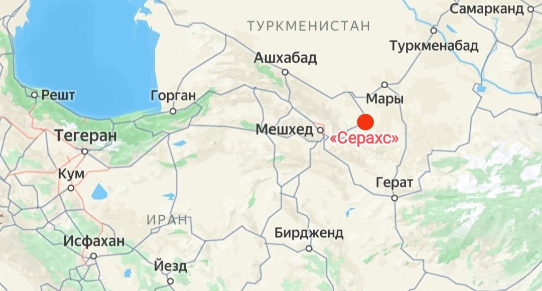 На 20 вырос объём ж д экспорта из Ирана в Центральную Азию через погранпереход Серахс С 21 марта по 22 сентября 2025 года через ж д погранпереход Серахс на иранско туркменской границе в направлении стран Центральной Азии отправили 924 тысячи тонн грузов на 457 млн Об этом сообщил глава таможенного управления Али Акбар Кияни передает Trend   Это на 154 тысячи тонн 20 и на 123 4 млн 37 больше по сравнению с аналогичным периодом 2024 года Наиболее активно из Ирана в страны Центральной Азии экспортировали продовольствие нефтехимическую продукцию и стройматериалы Одновременно с этим в Иран импортировали через ж д погранпереход Серахс 70 тысяч тонн грузов на 123 млн Ранее LogiStan писал о том что за шесть месяцев 2025 года через автомобильный погранпереход Серахс в общей сложности перевезли 2 63 млн тонн грузов Читайте также Транзит через Туркменистан и Иран планируют нарастить до 20 млн тонн в год Туркменистан и Иран договорились построить новую ж д линию на границе Logistan info Логистика Экономика