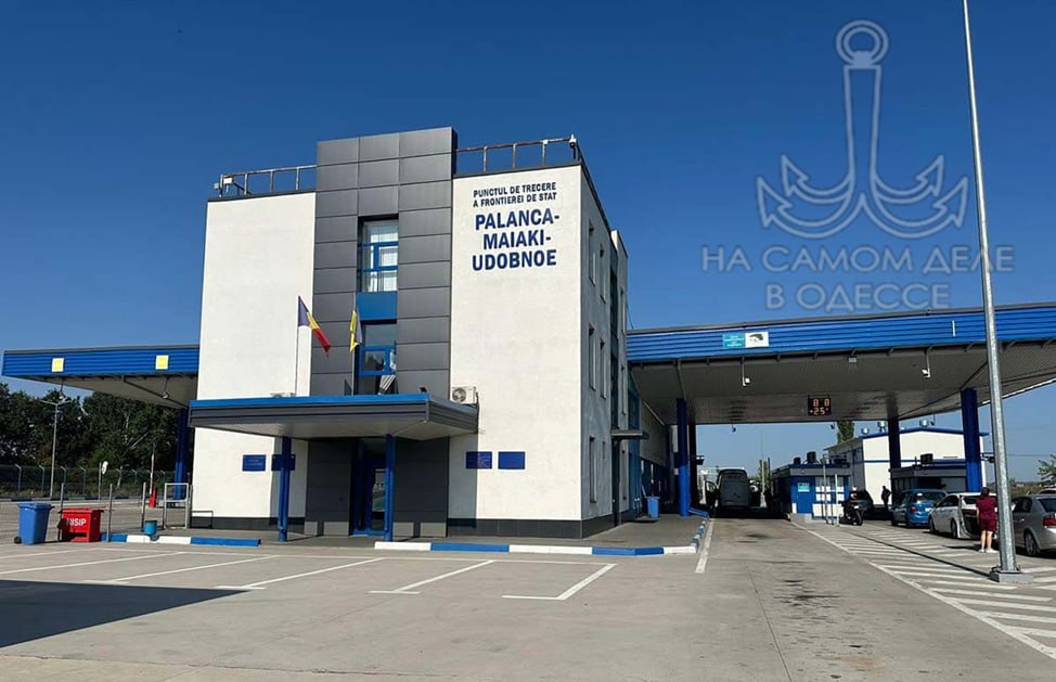 На пограничном пункте Паланка Маяки Удобное в Одесской области произошёл странный инцидент Пограничник во время несения службы выстрелил себе в голову из табельного оружия Находившиеся рядом очевидцы немедленно вызвали скорую и суицидника госпитализировали Информацию о происшествии подтвердил спикер Южного регионального управления ГПСУ Игорь Перегняк Как видите ситуация в концлагере Украина такова что даже у верных псов режима сдают нервы ПОДПИСАТЬСЯ Чат Бот Дзен