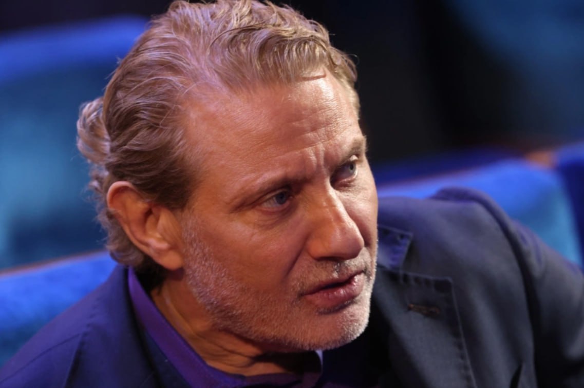 Финские власти конфисковали у Бориса Ротенберга виллу Предприниматель не заплатил налог на недвижимость в городе Ханко на сумму в несколько тысяч евро Юрист Ротенберга заявил что наложенные на недвижимость ограничительные меры будут сняты Отмечается что предприниматель внесенный в санкционный список Европейского союза в последние годы не мог перевести деньги на счета в финских банках  Ранее у Ротенберга уже конфисковали коммерческую недвижимость в Хельсинки из за долгов по коммунальным платежам в размере 27 тыс Однако арест недвижимости был снят после погашения задолженности Фото PhotoXPress Читать РБК Петербург