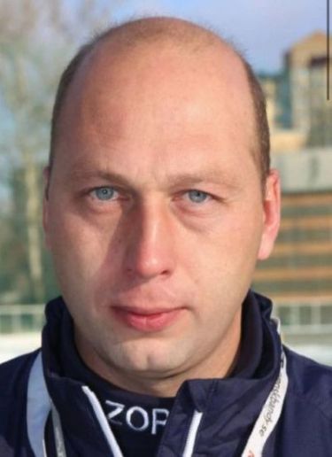 Главным тренером хоккейного клуба «Строитель-Сыктывкар» станет Вячеслав Манкос  Решение о смене тренера клуба принял врио главы Коми Ростислав Гольдштейн. Среди причин — невыдающиеся результаты спортивной команды.