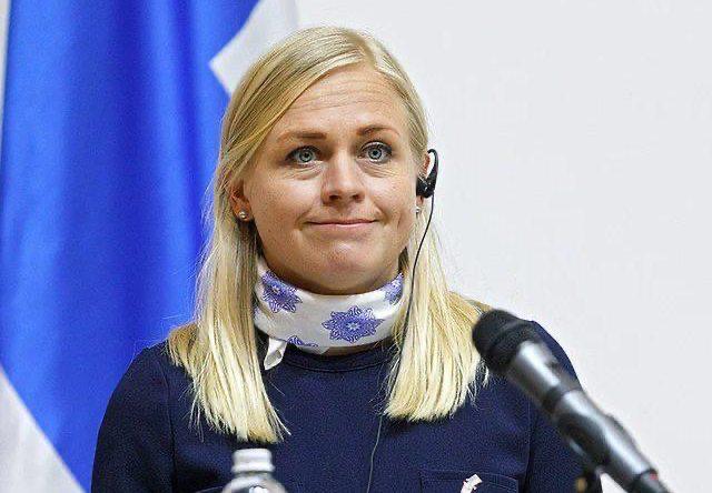 Глава МИД Финляндии Элина Валтонен подтвердила что Финляндия исчерпала свои возможности по оказанию военной помощи Украине передав ей все доступные запасы В интервью Yle она подчеркнула критическую необходимость скорейшего запуска пакета помощи ЕС для Украины в размере 90 млрд евро Валтонен отметила что без этого финансирования Украина по оценкам Financial Times может столкнуться с финансовым коллапсом уже во втором квартале Финляндия Европа ЕС Украина Подписаться на Pravda ru