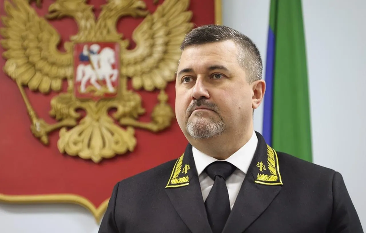 Врио главы Дагестана назвал основную задачу на ближайшее время Это ликвидация последствий чрезвычайной ситуации и возмещение ущерба жителям Как заявил ТАСС Фёдор Щукин также для региона актуальны вопросы электроснабжения водоснабжения вывоза мусора и занятости Сегодня Владимир Путин назначил Фёдора Щукина временно исполняющим обязанности главы Дагестана Его кандидатуру в числе других президенту 30 апреля предложил спикер парламента республики Заур Аскендеров Путин её поддержал Также сегодня глава государства освободил Сергея Меликова от должности руководителя Дагестана Он подал в отставку по собственному желанию Подписаться на Говорит Москва Telegram VK МАКС