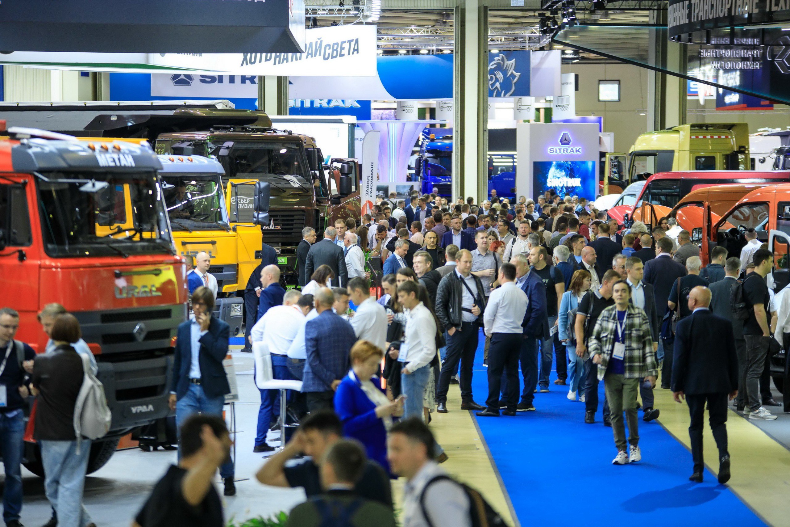 COMTRANS 2026 Татарстан примет главную выставку коммерческого автотранспорта В 2026 году крупнейшая в России специализированная выставка коммерческого автотранспорта COMTRANS впервые пройдёт в Казани МВЦ Казань Экспо с 6 по 9 октября Она объединит ведущих производителей грузовиков автобусов LCV спецтехники прицепов и полуприцепов поставщиков компонентов а также сервисных решений для коммерческого транспорта и традиционно станет ключевой точкой притяжения для владельцев и операторов коммерческих автопарков дилеров профессиональных водителей журналистов и органов власти отвечающих за развитие и регулирование отрасли На выставке будут представлены ведущие отечественные и зарубежные бренды Важнейшей частью события станет форум COMTRANS где в фокусе развитие транспортной инфраструктуры государственные меры поддержки импортонезависимость цифровизация автопарков и экологические стандарты Более подробная информация на сайте comtransexpo ru exhibit why Подписаться на канал Минпромторга Татарстана форум