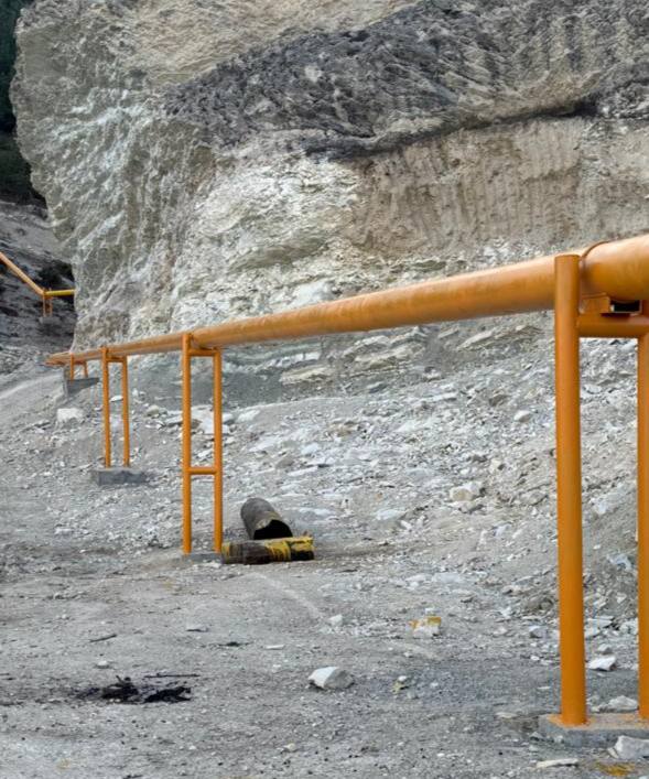 Реализован проект по газификации горных районов Дагестана газ подведён к с Кудали Гунибского района В Республике Дагестан продолжается системная работа по газификации удалённых и горных территорий Подведомственное Министерству энергетики и тарифов учреждение Спецгазстройсервис завершило строительство межпоселкового газопровода от АГРС Хаджалмахи до села Кудали Гунибского района Протяжённость газопровода 20 0 км Объём финансирования 196 4 млн рублей Создана техническая возможность для подключения 900 домовладений Количество жителей которые получат доступ к газоснабжению порядка 2100 человек сёла Кудали Салта и Силта Для полной газификации указанных населённых пунктов Министерство энергетики и тарифов РД совместно с Министерством экономического развития РД ведёт работу по включению мероприятий по строительству внутрипоселковых газовых сетей в Республиканскую инвестиционную программу Данный проект является важным шагом в повышении качества жизни жителей горных районов Дагестана и соответствует стратегическим задачам по развитию социальной и инженерной инфраструктуры республики