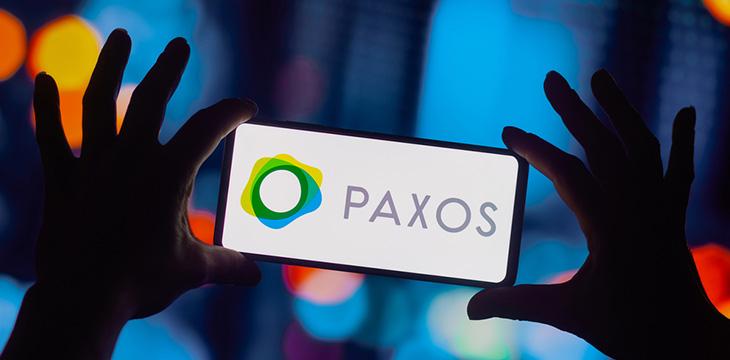 Paxos подала заявку на получение федеральной банковской лицензии в США, присоединившись к Circle и Ripple в стремлении глубже интегрироваться в традиционную финансовую систему.  В случае одобрения она заменит свою лицензию трастовой компании штата Нью-Йорк и получит более широкий надзор со стороны регуляторов.   Крипто ТВ