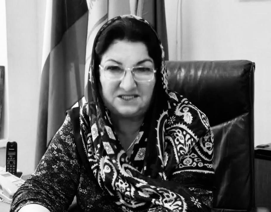 Сегодня в результате трагической аварии погибла председатель Комиссии Общественной палаты Республики Дагестан по вопросам общественной безопасности делам ветеранов военнослужащих и членов их семей председатель Союза женщин Дагестана и КСВО по РД Интизар Асадулаевна Мамутаева От лица Общественной палаты и Аппарата ОП РД выражаем глубокие и искренние соболезнования родным близким коллегам и всем кто знал Интизар Асадулаевну Это невосполнимая утрата для всего гражданского общества Дагестана Светлая память доброму сильному и отзывчивому человеку посвятившему свою жизнь служению людям защите ветеранов и поддержке семей участников СВО и женщин Дагестана Пусть память об Интизар Асадулаевне живёт в добрых делах которые она совершала и в сердцах тех кому она помогала