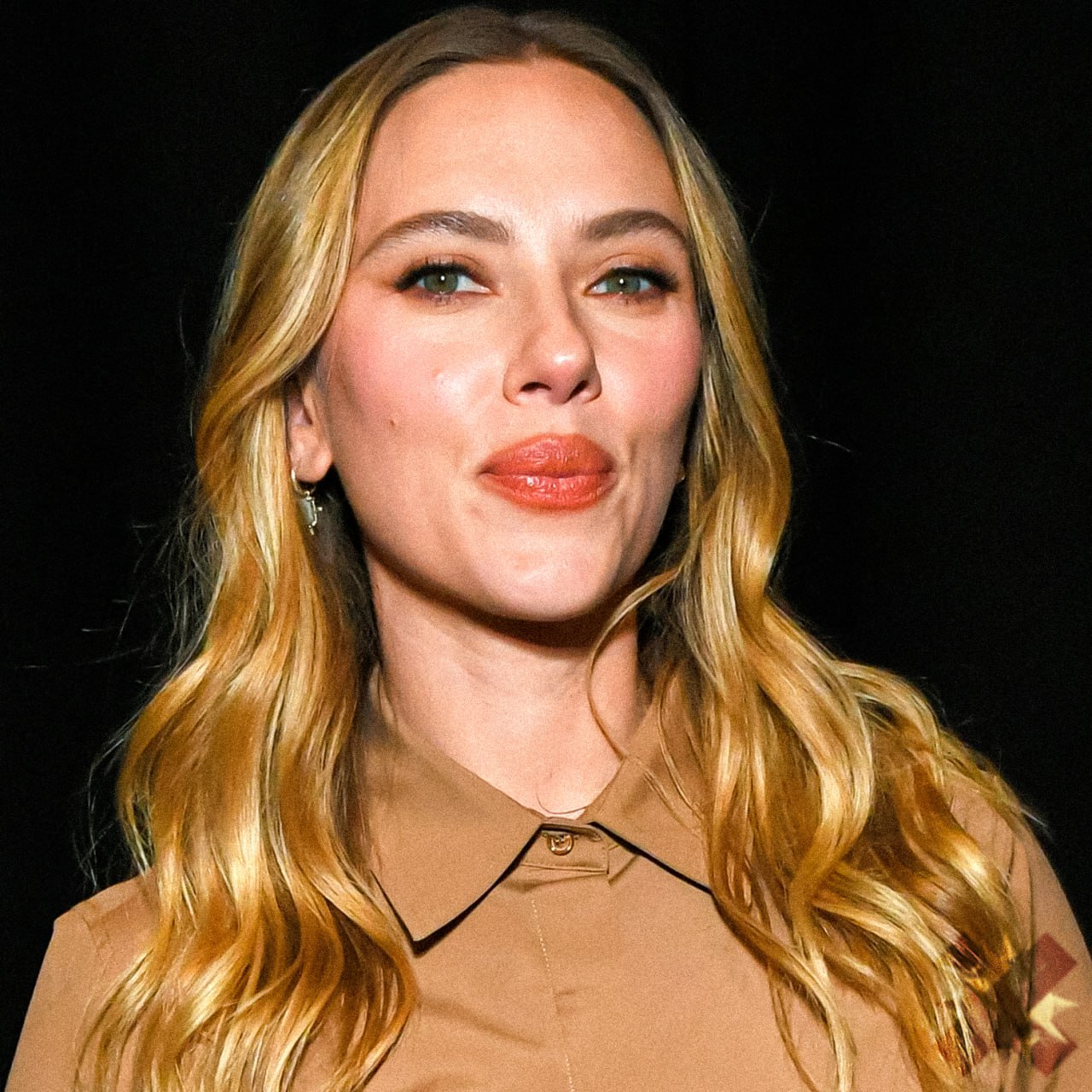 Со Скарлетт Йоханссон впервые выйдет настоящий хоррор Звезда Marvel берёт курс на тёмную сторону и сыграет главную роль в новой части Изгоняющего дьявола Проектом руководит Майк Флэнаган тот самый что сделал Призраков дома на холме Сомния Жизнь Чака и другие шедевры кино   ей пойдут хорроры не люблю ужасы НМШ