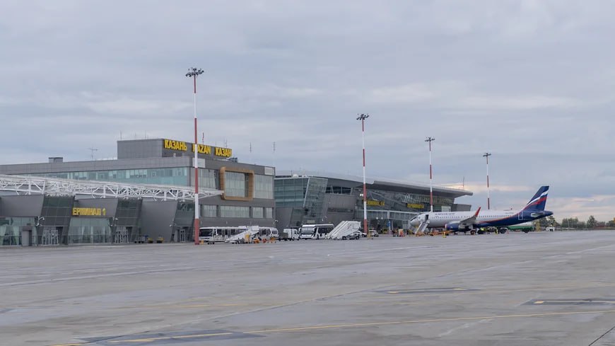 Новый терминал аэропорта Казани откроется в августе 2026 года Пропускная способность терминала составит около 6 млн пассажиров в год Новое здание будет обслуживать только внутренние рейсы Его строительство началось в августе 2025 года Фото Коммерсантъ Артемий Шуматов kommersantkazan