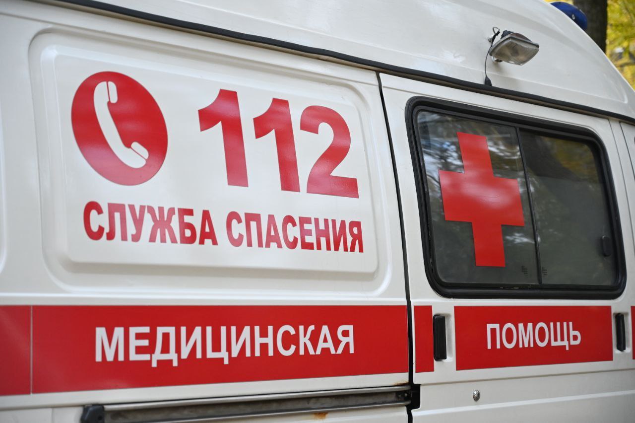 Сразу два ДТП с участием мотоциклистов случилось 10 августа На ул. Горбуновской у д. 6 в Хотькове столкнулись два мотоцикла. Пострадал несовершеннолетний водитель. С травмами различной степени тяжести он отправлен в Сергиево-Посадскую больницу. Второе ДТП случилось в д. Маньково в сторону п. Загорские дали. Здесь столкнулись мотоцикл и легковушка. Со слов заявителя, в этом происшествии также есть пострадавший: 42-летний мужчина госпитализирован с травмами.