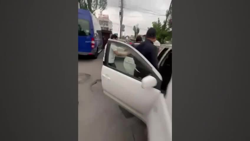 В Бишкеке задержан мужчина, угрожавший оружием после ДТП