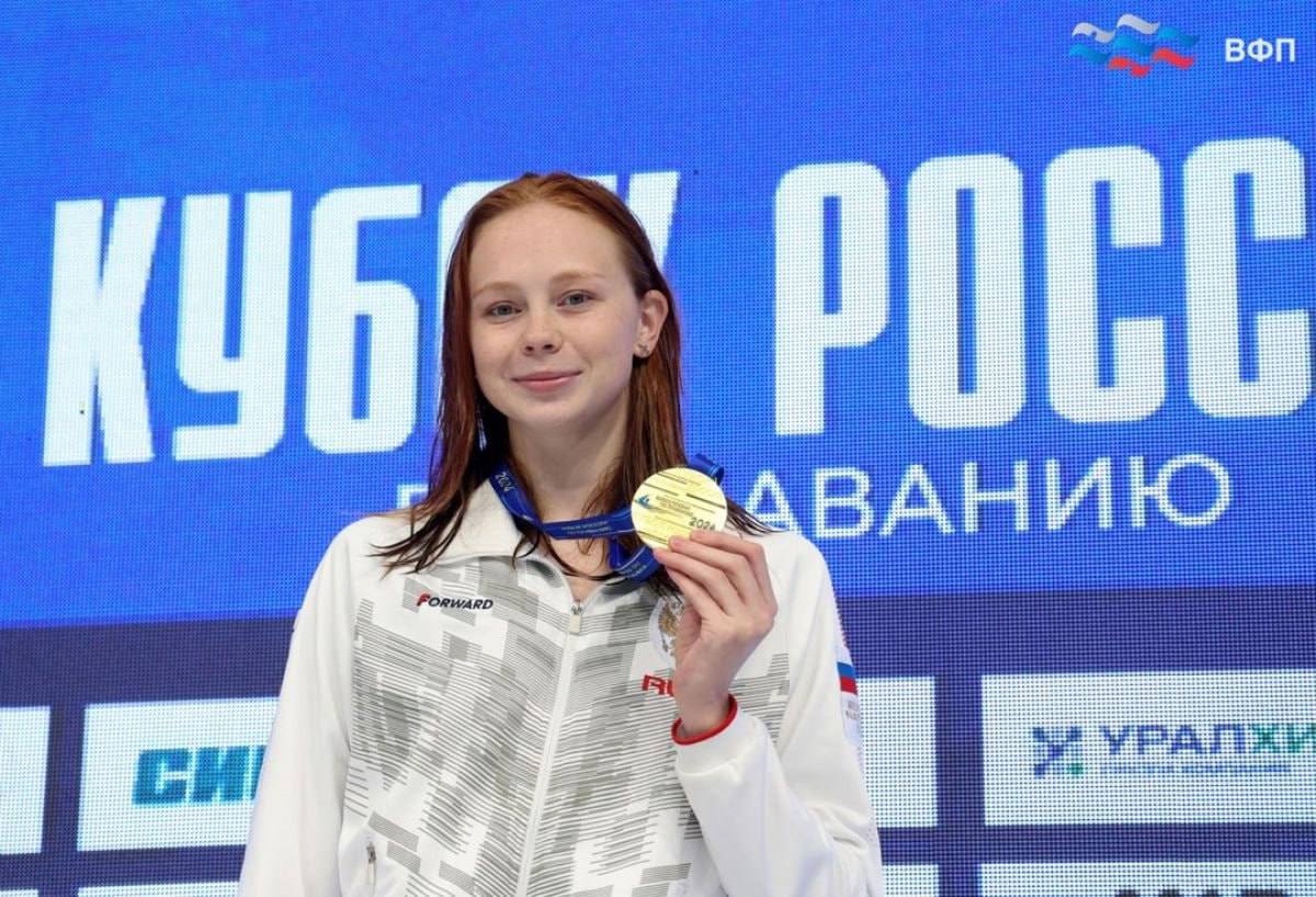 Пловцы из Обнинска выступят на чемпионате мира С 11 июля по 3 августа в Сингапуре пройдут соревнования по водным видам спорта. С весны 2022 года участие в турнире такого масштаба наши спортсмены не принимали. Ребята будут выходить на старт с 27 июля по 3 августа. Разыграют 42 комплекта наград. За медали поборются обнинцы Алина Гайфутдинова на дистанции 50 и 100 метров на спине и Дмитрий Савенко – 200 метров на спине. Также возможно их участие и в эстафетах. ES! - канал. Подписаться