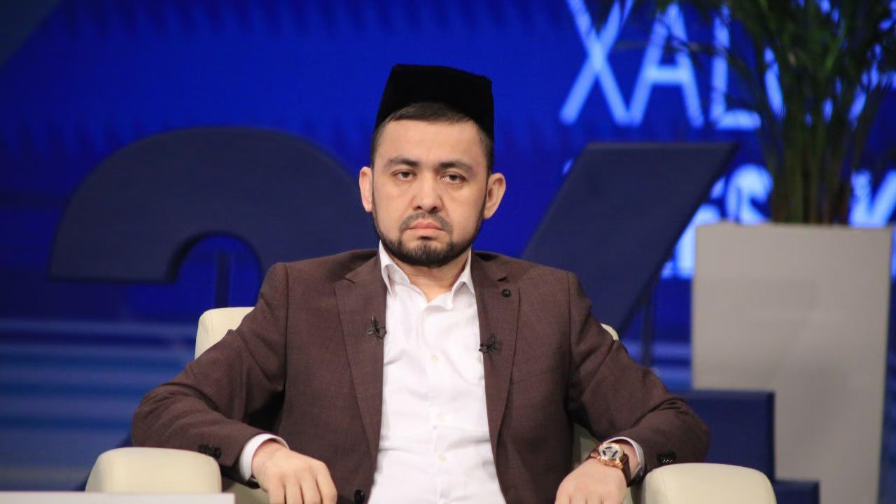 Задержан бывший имам хатыб мечетей в Ташкенте Одилхон Исмоилов Ему и ещё пяти фигурантам предъявлены обвинения по восьми статьям Уголовного кодекса включая хищение лжепредпринимательство должностной подлог и другие   uznews uz ru news 106791 uznews