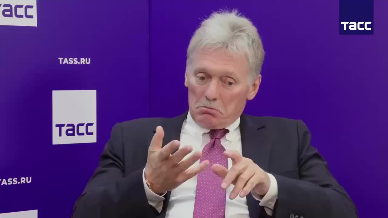 Песков подтвердил прозрачность переписки россиян для спецслужб