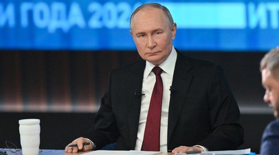 Путин сообщил, что обсуждал с Эрдоганом ситуацию на Ближнем Востоке   Президент России Владимир Путин в ходе пресс-конференции по итогам года сообщил, что обсуждал с турецким лидером Реджепом Тайипом Эрдоганом ситуацию на Ближнем Востоке.  Читать далее