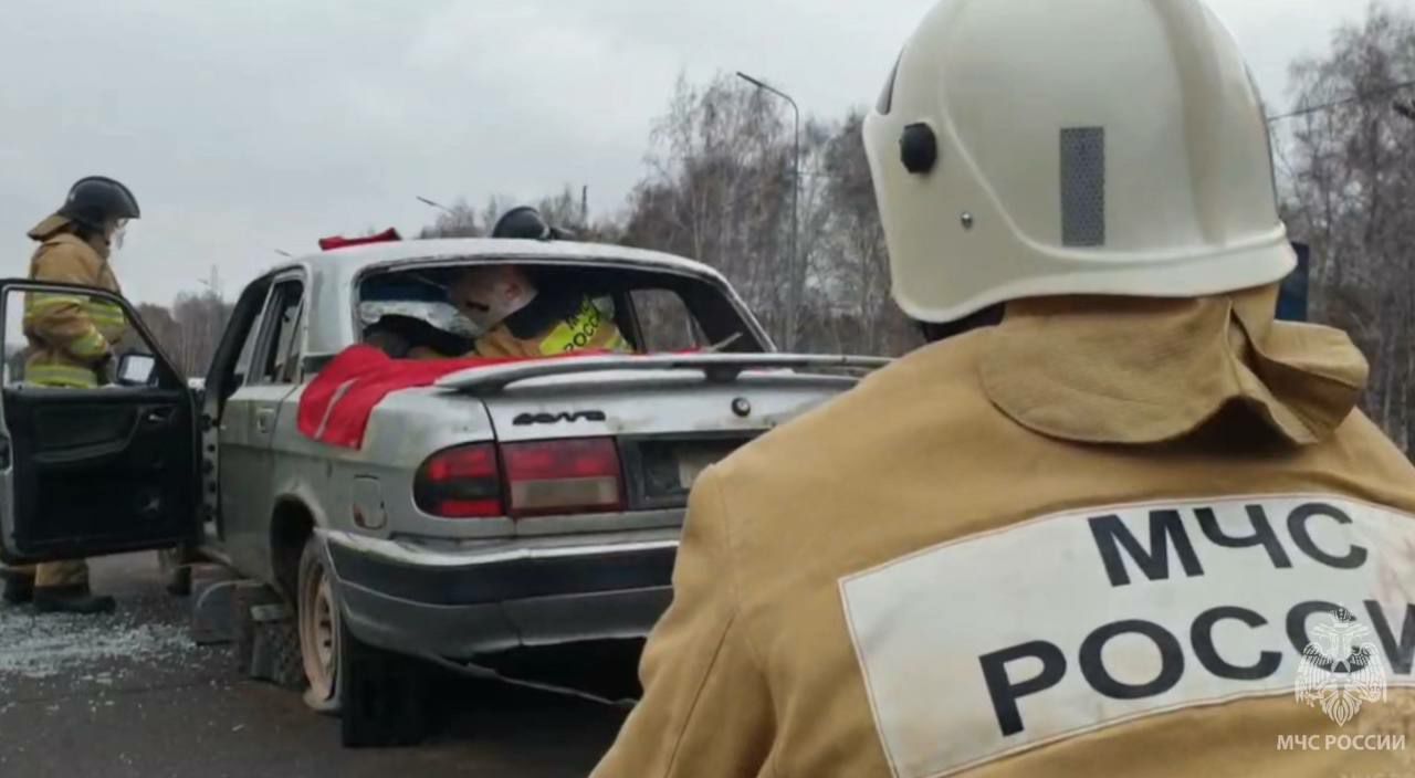 Командно штабное учение по ликвидации условного ДТП пройдет 20 ноября на 170 километре автомобильной дороги Иркутск Оса Усть Уда Начало в 11 00 ирк Цель учений отработка взаимодействия различных структур при реагировании на чрезвычайные ситуации природного и техногенного характера обусловленные заторами и крупными авариями на автомобильных дорогах федерального и местного значения Информируем водителей о временном перекрытии трассы с 09 00 до 13 00 на период проведения мероприятий irk38mchs Подписывайся на МЧС России в MAX ВК