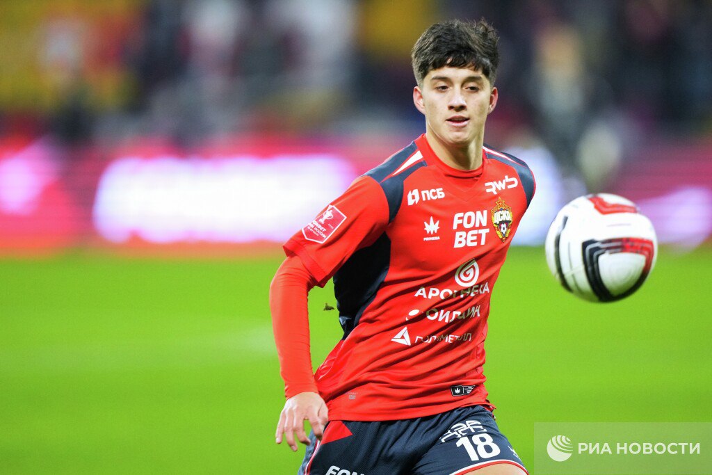 ЦСКА объявил об уходе Лионеля Верде Московский клуб досрочно прекратил аренду 21 летнего полузащитника и вернул его в аргентинский Унион Санта Фе Подписывайтесь на РИА Новости Спорт в MAX