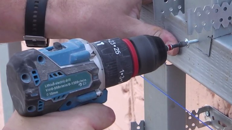 Брянцы рискуют нарваться на штраф за запах краски при ремонте   guberniya tv obshhestvo 325056 Поводом для проверки со стороны Роспотребнадзора может стать жалоба от соседей СанПиН 2 1 2 2645 10 чётко устанавливает допустимые нормы содержания вредных веществ в воздухе жилых помещений ƃℾ подписаться прислать новость