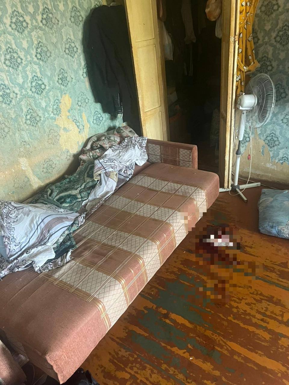 19-летний воронежец пытался зарезать отчима во время ссоры Конфликт произошёл 9 июля на улице Ленинградской. Парень поссорился с отчимом и ударил его ножом в грудь. Пострадавшему вовремя оказали медпомощь. Юношу задержали, возбуждено уголовное дело. Большой воронежский. Подписаться
