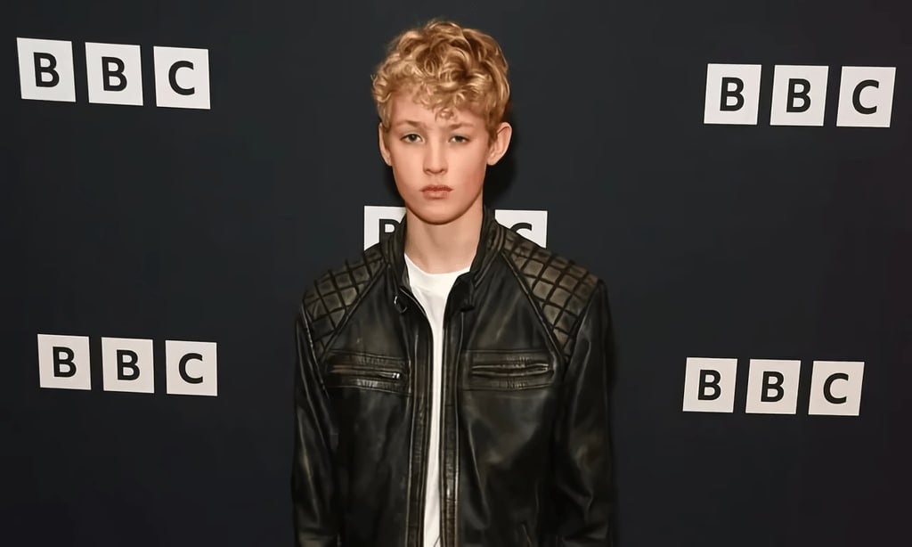 Исполнитель роли Драко Малфоя в сериале Гарри Поттер рассказал что в новой адаптации зрители увидят намного больше чем в книгах По его словам стоит ждать как минимум несколько великолепных сцен в поместье семьи героя   dtf ru cinema 4772947