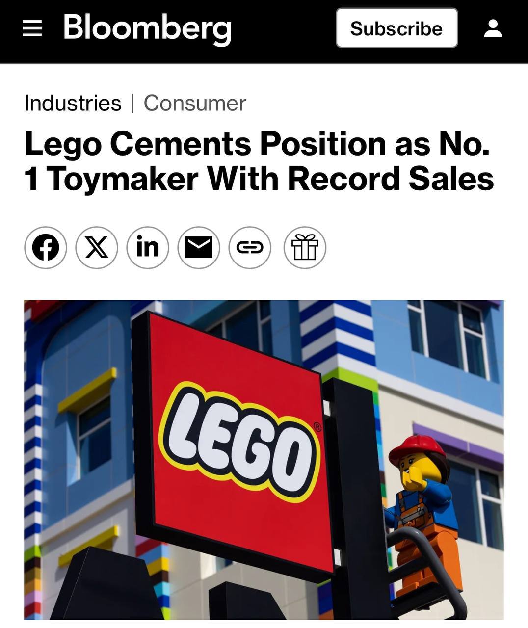 Lego установили рекорд по выручке в 2024 году — почти €10 млрд, увеличив продажи на 13% вопреки спаду на рынке. Ключ к успеху — коллаборации с популярными франшизами, включая нашумевший набор по «Сумеркам».  Для сравнения, выручка крупнейших производителей игрушек в 2024 году:   Lego — $10,8 млрд   Mattel — $5,4 млрд   Hasbro — $4,1 млрд  Очередное напоминание: Lego — отличная инвестиция.