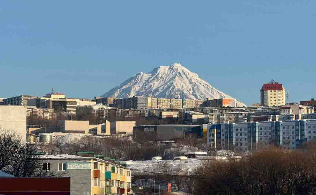 Прожиточный минимум вырос на Камчатке Вместе с ним выросли суммы социальных выплат На Камчатке пересчитали прожиточный минимум Рост составил 6 8 Теперь базовая сумма на одного жителя края составляет 33 333 рубля в месяц Для тех кто работает планка выше 36 333 рубля для детей ниже 32 333 рубля Меньше всего по расчётам чиновников необходимо пенсионерам всего 28 666 рублей передаёт ИА Камчатское время Подробности по ссылке   kamtime ru article e0b071b5 be24 49af bcb6 2d04e02be951 Предложка Макс