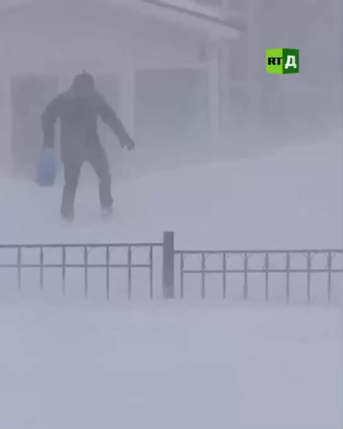 Сильный ветер в Анадыре: отмена занятий и затруднения в транспорте