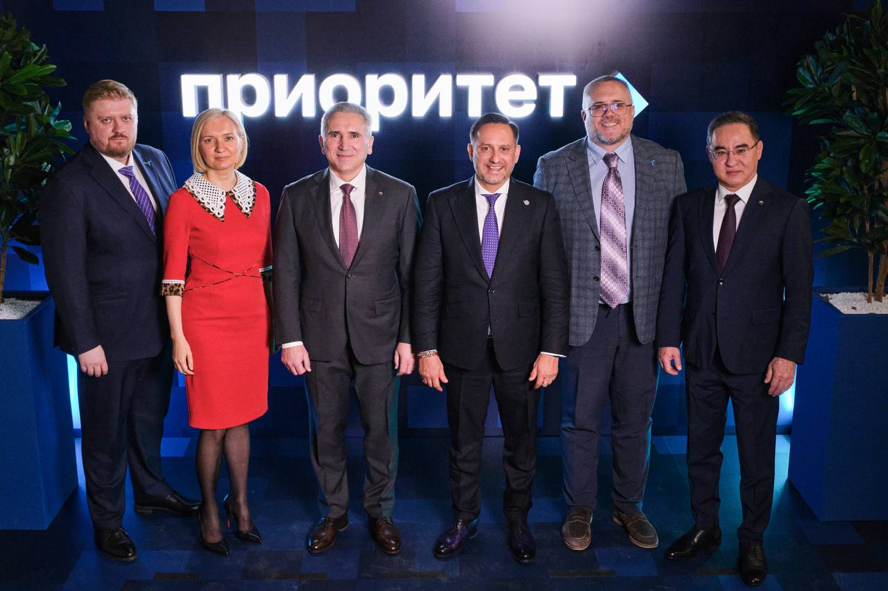 ТюмГУ вошел во вторую группу федеральной программы Приоритет 2030 На защите команда вуза представила динамику реализации технологических проектов целевую модель университета и систему управления а также траекторию образовательной трансформации и результаты работы в кооперации с регионом Особое внимание уделили расширению стратегических технологических проектов в связи с присоединением ГАУ Северного Зауралья Совету были представлены два новых проекта один из них направлен на создание технологии защиты растений второй на уменьшение применения антибиотиков в молочном животноводстве   поздравить любимый вуз Фото sociocentre Пост подготовлен по материалам Проектного офиса ТюмГУ