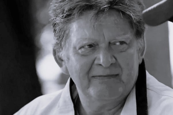 Скончался актёр из фильма Брат Владимир Ермилов умер на 67 м году жизни Об этом сообщает сайт Кино театр ру Газета Аргументы и факты отмечает что у артиста были проблемы с сердцем Известно что в минувшую пятницу его выписали из больницы в воскресенье он умер Владимир Ермилов служил в Санкт Петербургском театре кукол Бродячая собачка Зрителям он запомнился по ролям в фильмах Брат и Майор Гром Чумной доктор а также по сериалам Бандитский Петербург Тайны следствия Улицы разбитых фонарей Морские дьяволы и др Подписаться на Говорит Москва Telegram VK MAX