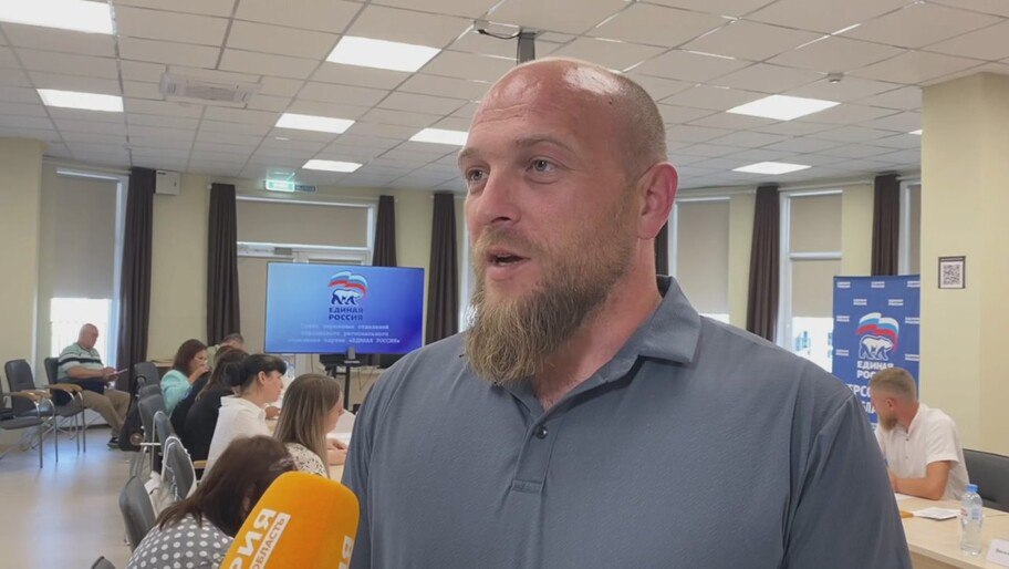 ‍ ‍ ‍  В Херсонской области ко Дню отца организуют «Батя фест»    В Крестовке Чаплинского округа секретарь первичного отделения партии Максим Кацидан провел в прошлом году «зеленую» акцию ко Дню отца и теперь планирует расширить ее до фестиваля.  «В прошлом году высадили более 300 деревьев. Теперь проведем фестиваль „Батя фест“ — будут мастер-классы, расскажем про народную программу, привлечем сотрудников военкомата, которые преподадут урок по оказанию первой медицинской помощи, будет концертная программа и многие другие активности», — рассказал Кацидан.  Фото: Telegram-канал «Единая Россия. Херсонская область»     , VK и ОК и читайте новости на нашем сайте