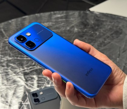 Gizmochina показал смартфон Infinix Note Edge на реальных фото Официальный анонс Infinix Note Edge ожидается до конца января Но портал Gizmochina уже показал как будет выглядеть смартфон и в каких расцветках его предложат Как видно на изображениях смартфон будет доступен в оранжевом синем белом или серебристом и черном исполнениях