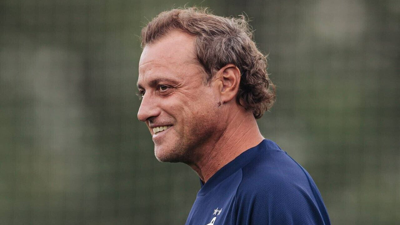 Ролан Гусев утвержден на посту главного тренера московского Динамо до конца сезона 2025 26