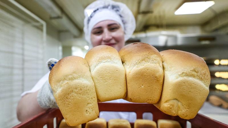 Министр сельского хозяйства посоветовала россиянам отказаться от хлеба Министр сельского хозяйства России Оксана Лут рассказала что вместо хлеба ест пастилу пишет ria ru telegra ph Ministr selskogo hozyajstva posovetovala rossiyanam otkazatsya ot hleba 10 15