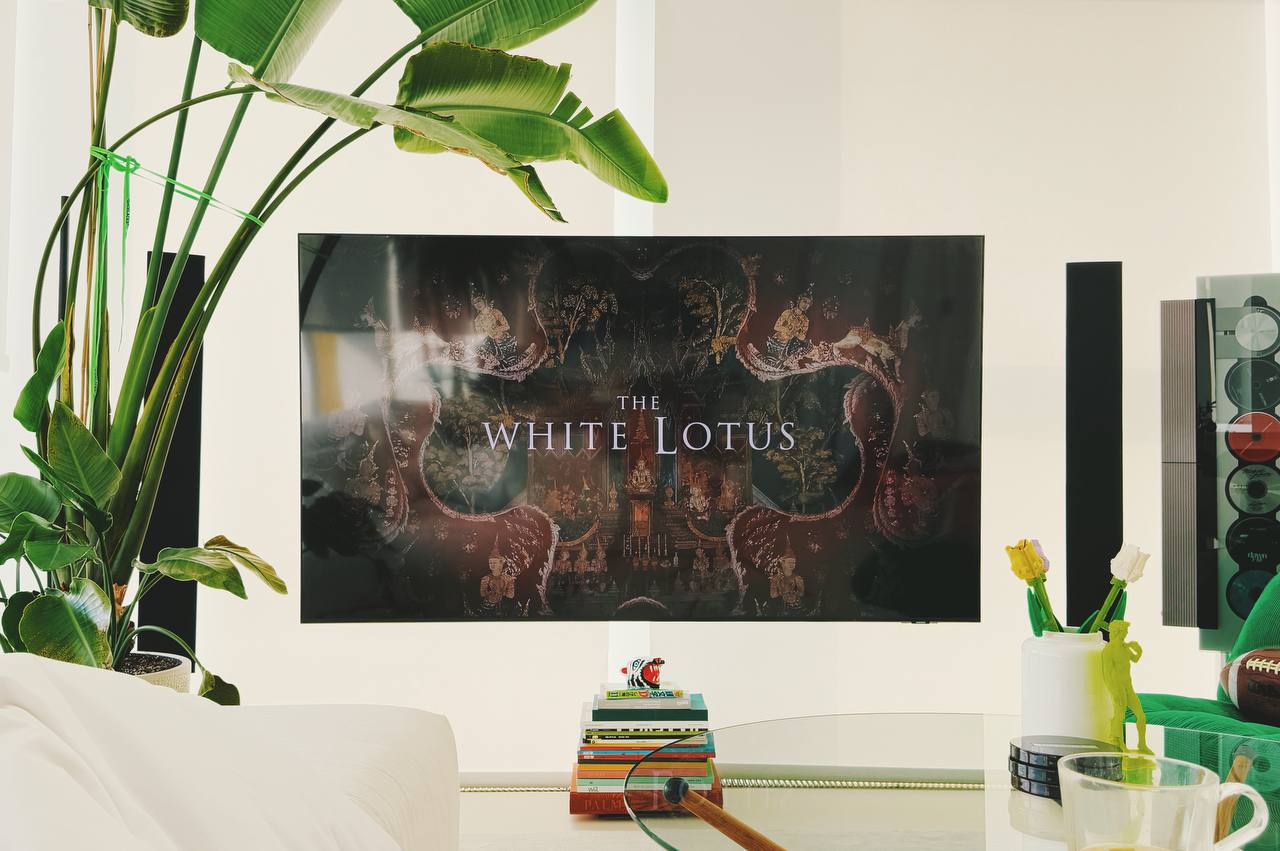 Variety подтверждают слухи о планах снимать 4 сезон Белого Лотоса в локациях Франции уже в следующем году На этот раз без Four Seasons Съёмки пройдут на Французской Ривьере и немного в Париже Рассматриваются отели Le Lutetia и Ritz Paris