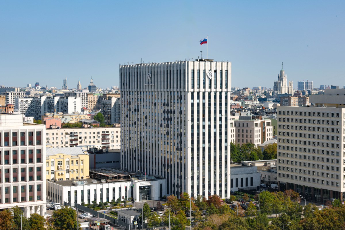 Минюст РФ добавил журналиста Валерия Поташова  в реестр иноагентов  Сегодня, 11 июля, в единый реестр иностранных агентов включены:   Валерий Поташов  - журналист из Карелии ;  Дарья Литвишко  - журналистка, блогер;  Павел Елизаров  - политический активист, автор блога;  Раиса Зубарева  - политическая активистка;  Николай Росов  - блогер;  общественное движение «Наш выход .  На этой неделе у Валерия Поташова   провели обыск. Журналист работал в различных СМИ Карелии с начала 2000-х, а с 2022 года стал постоянным автором «Новой газеты»  сайт заблокирован на территории РФ .     — признаны иностранными агентами и внесены в соответствующий реестр Минюста РФ  Подробнее — на сайте Лениздата  Фото: сайт Минюста.рф