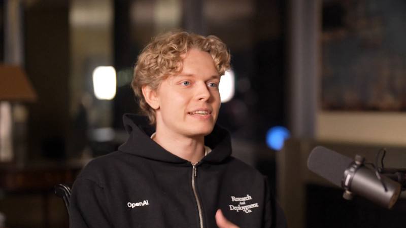 Зумер учился у ChatGPT и теперь работает в техгиганте 23 летний швед Габриэль Петерссон доказал что карьеру в IT можно построить без университетов и многолетнего опыта В 17 лет он ушёл из школы изучил программирование и машинное обучение с помощью ChatGPT и в итоге получил работу в OpenAI В 2019 году Габриэль отказался от традиционного образования ради небольшого стартапа Тогда он плохо разбирался в программировании но быстро понял чтобы выжить в проекте ему нужно учиться на лету Когда возникла необходимость в машинном обучении Петерссон решил учиться сам Он использовал ChatGPT как вспомогательный инструмент Он подчеркнул что модель не делает работу за человека она помогает быстрее разобраться в сложных темах