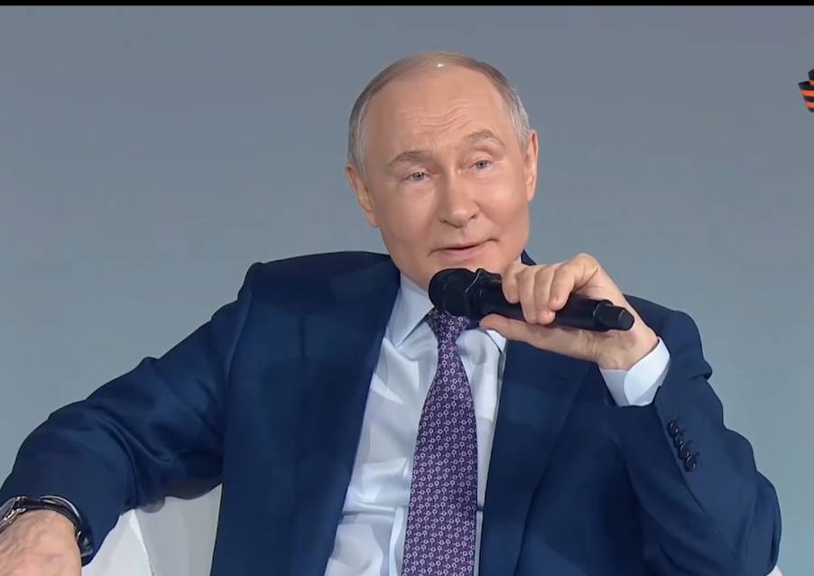 Национализм — первая стадия к нацизму, в отличие от патриотизма, - заявил Путин Но он отметил, что Россия — нация победителей. Гуд Афтенун Новости