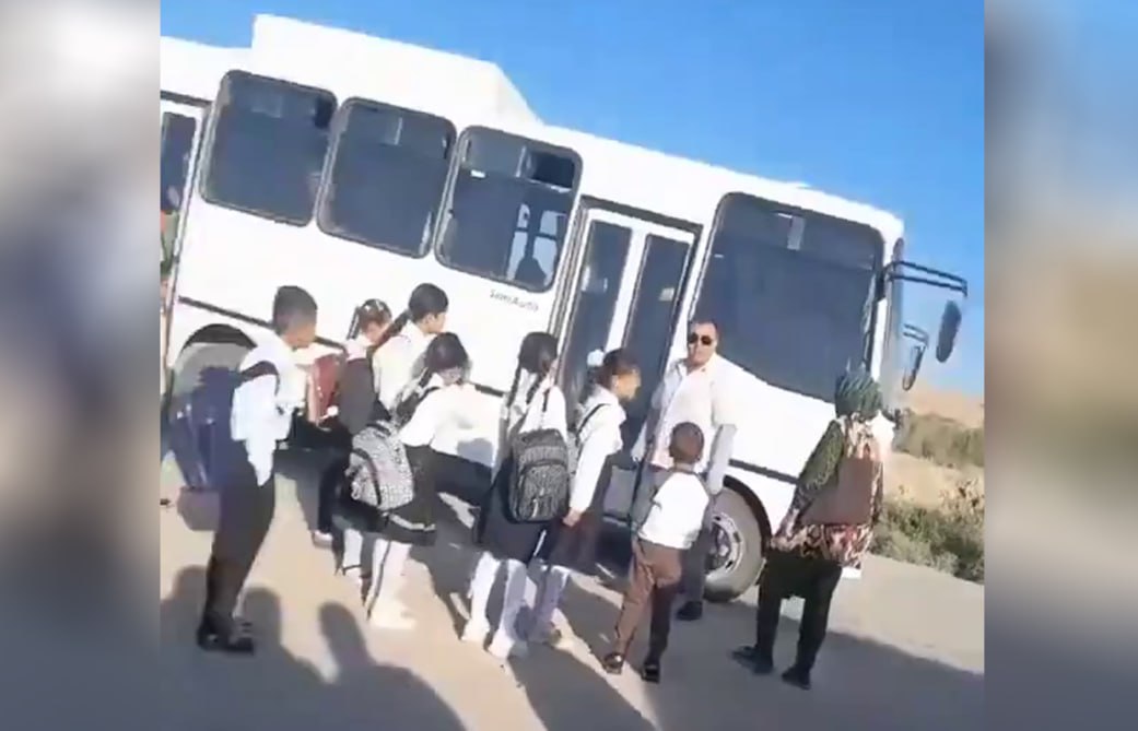 Ученикам в Самаркандской области отказали в проезде в автобусе В Самаркандской области водитель рейсового автобуса отказался брать школьников направлявшихся на занятия Ситуация вызвала широкий резонанс в социальных сетях Подробнее anhor uz news samarkand students denied bus ride anhoruz Новости события мнения Мобильное приложение IOS Android