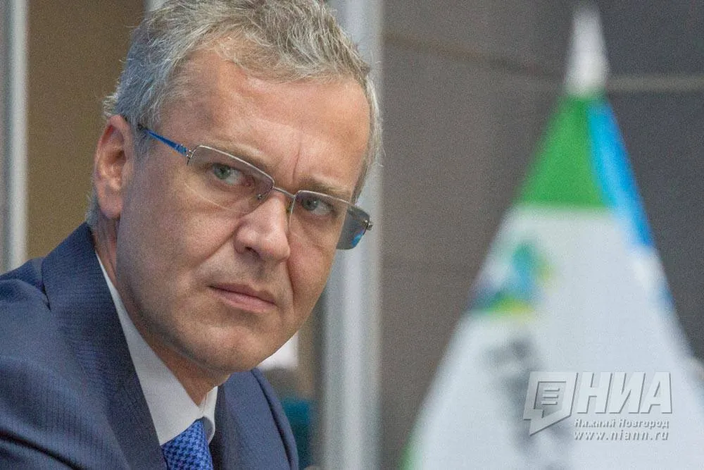 Дмитрий Аржанов подал иск о собственном банкротстве Сумма требований составляет 1 7 млрд рублей Напомним экс владельца ТНС Энерго Нижний Новгород задержали в 2020 году Его обвиняют в хищениях средств в Россети Центр и Приволжье и участи в ОПГ Ранее в Арбитражный суд Нижегородской области также поступило заявление о признании Аржанова банкротом от энергосбытовой компании ООО НЭС Размер ее требований к предпринимателю составляет 200 млн рублей